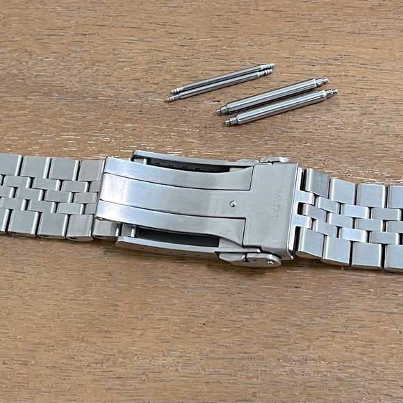 StrapCode SKX Stainless Steel Jubilee Bracelet - Picture 7 of 9